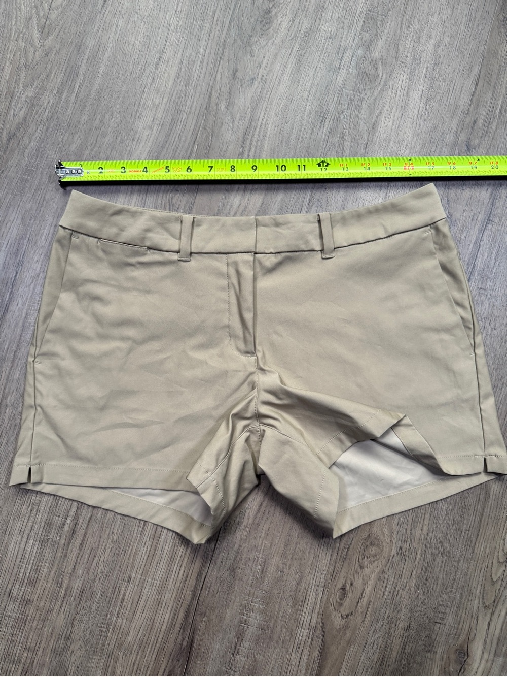 Women's Nike Golf DRI-FIT Beige/Khaki Shorts - Size 10 - Picture 6 of 13